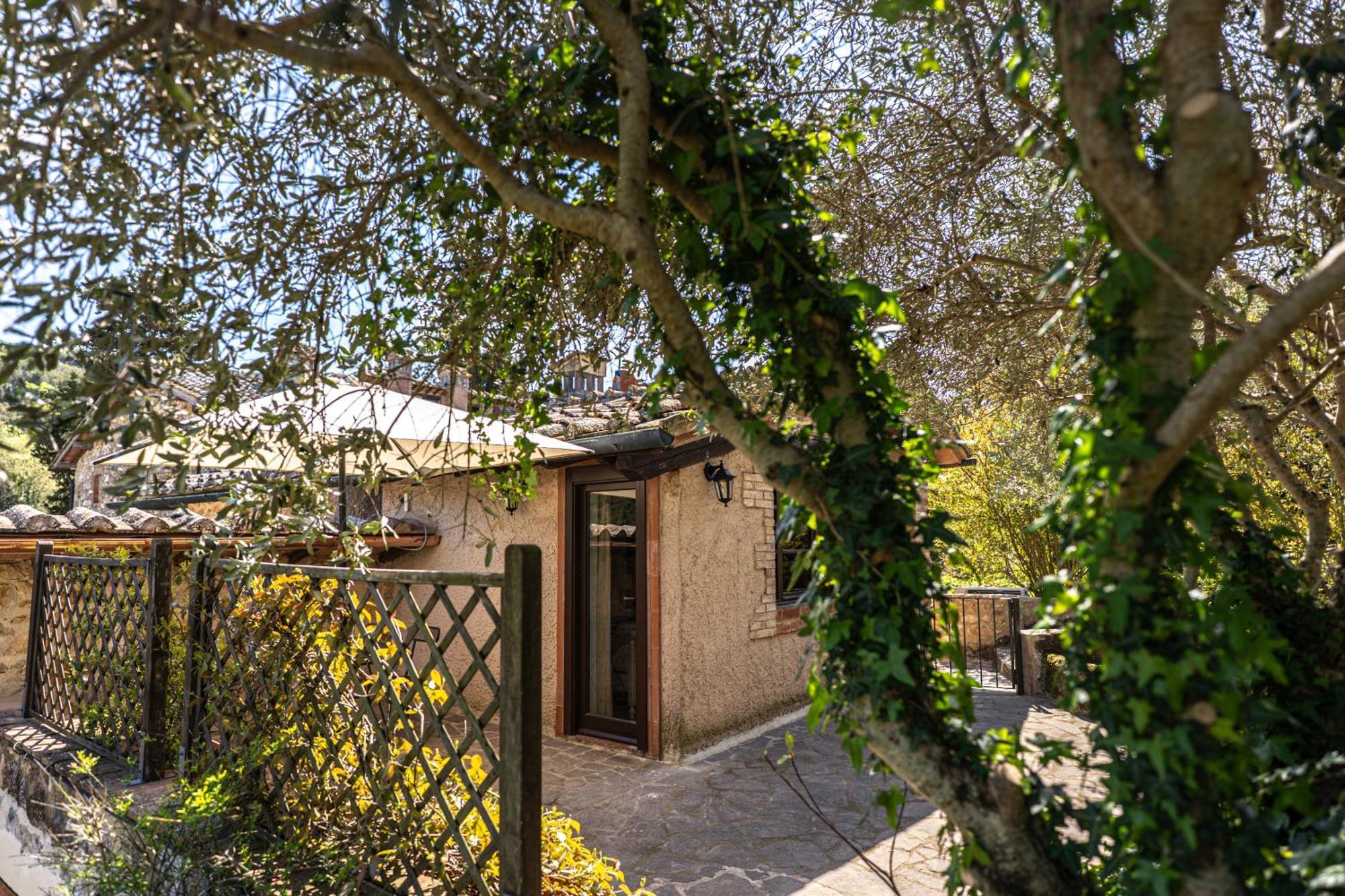 Borgo Il Poggiaccio Residenza D'Epoca Guest House Sovicille Exterior photo